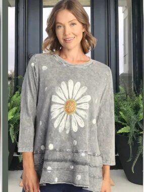 Jess & Jane Tiered Daisy Tunic Whimsy Playful Lightweight Artsy Cotton Boho M